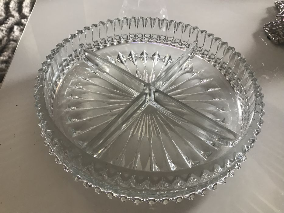 Стъклена купа и чаши ,Поставка за торта и сладки ,поставка за ядки