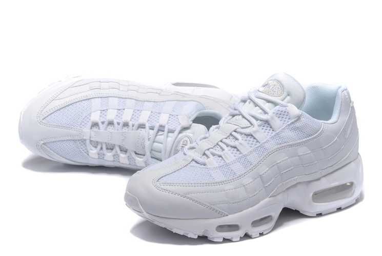 ОТНОВО заредени - Nike Air Max 95 Essential "Triple White"