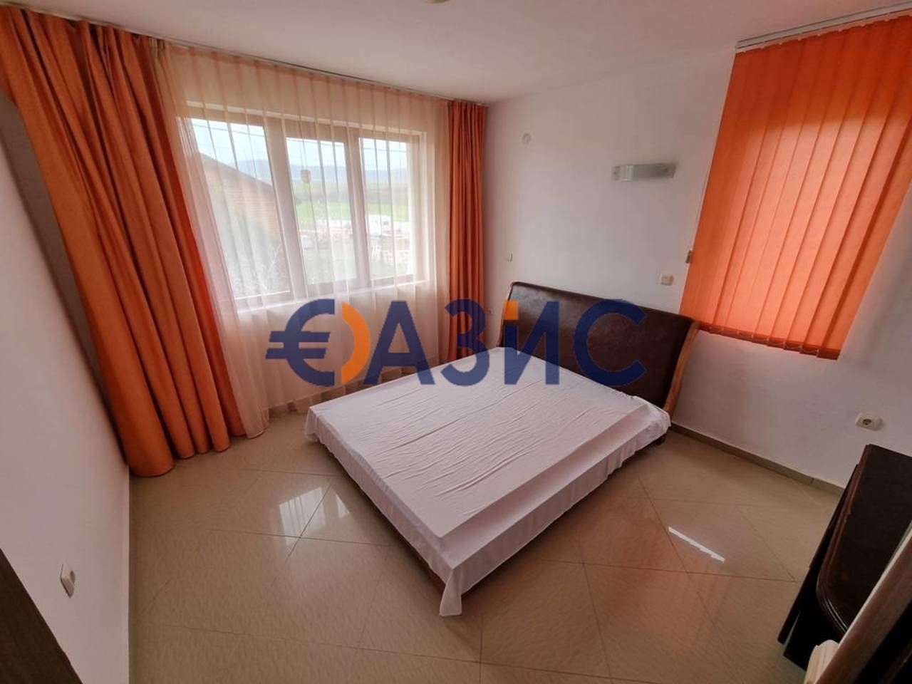 Къща с 3 спални и гараж, 130 кв.м. + 500 кв.м. двор, с Александрово,
