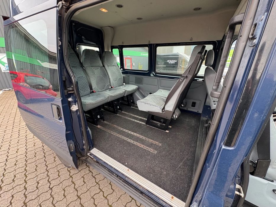 Ford Transit Euro 5. 85.000 km,cu lift pentru persoane cu dizabilitati