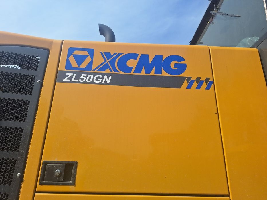 Avto nakleyka damas, va bowqa turdagi nakleykalar.