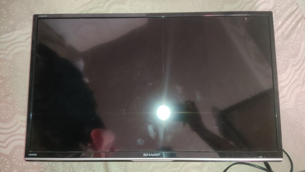 Ekran ketgan tv sharp 24 razmeri