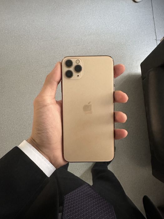 11 pro max сотилади