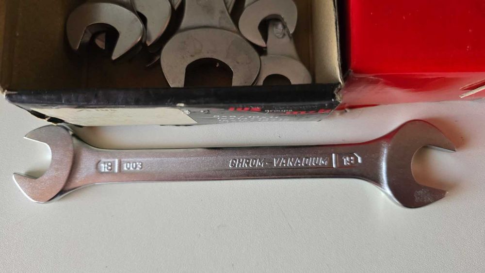 Set 8 chei fixe profesionale MOB & IUS