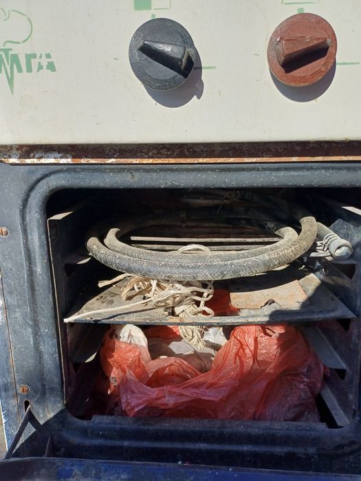 2 камфорнй газ с духовкой