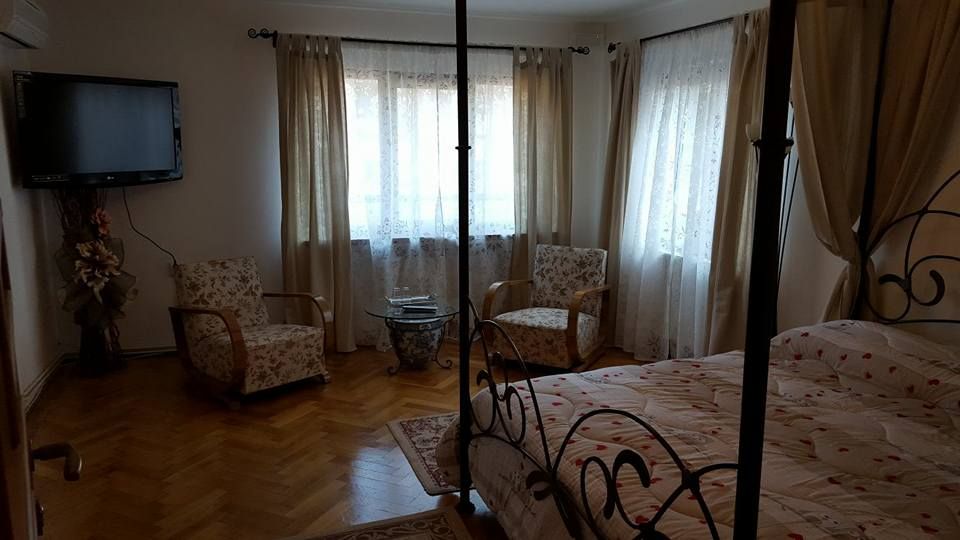 Vila ALIN Inchiriez apartament in vila format din 3 camere si living