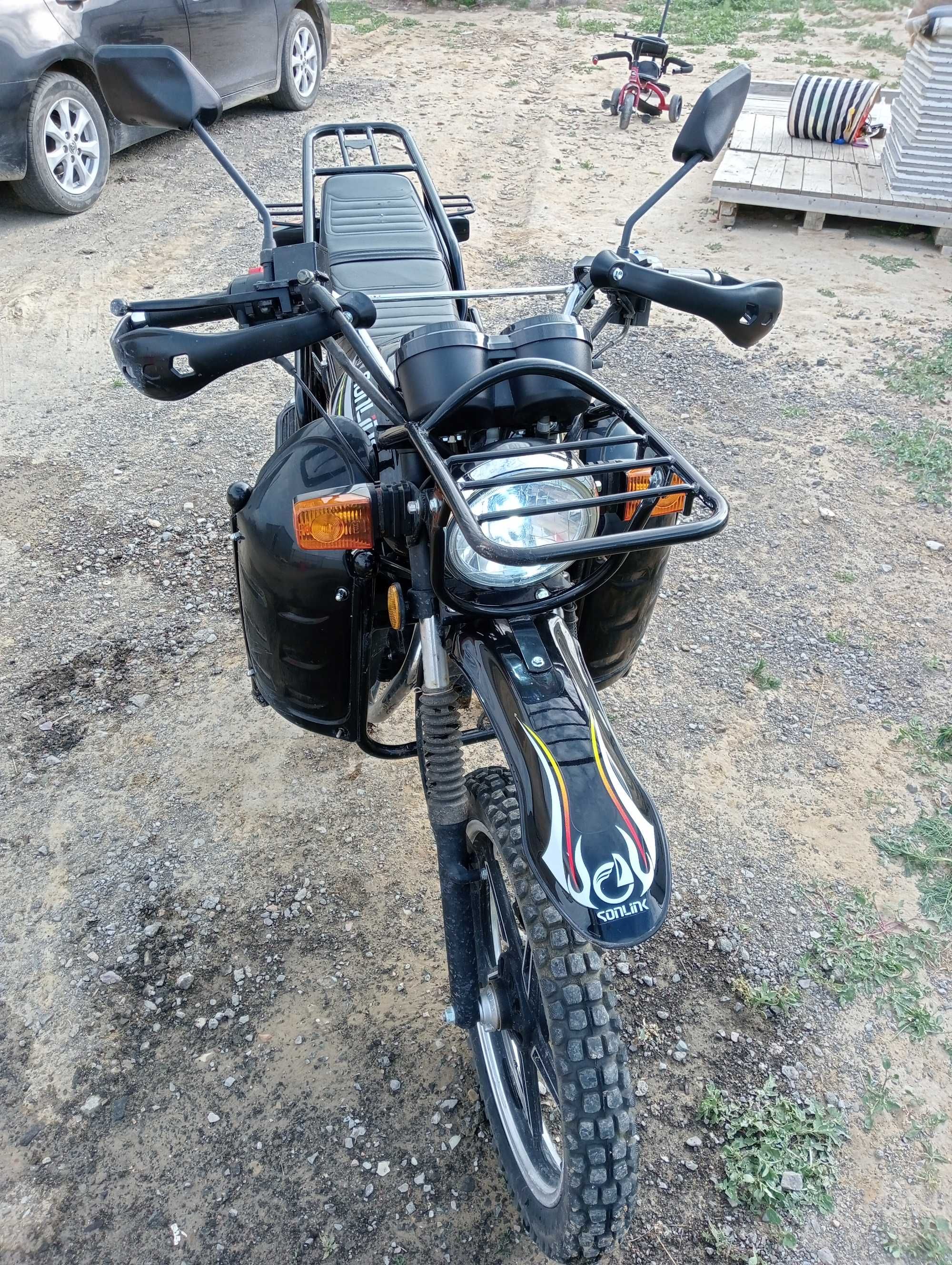 Мотоцикл 200   куб