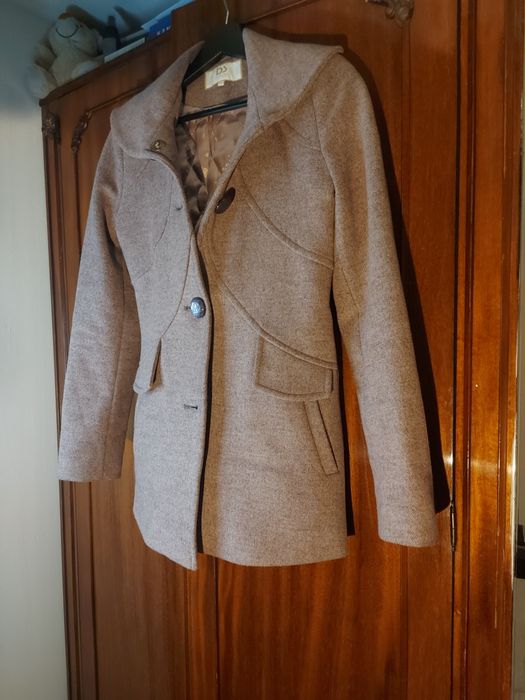 Vând palton 36 fără defecte