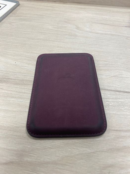 Продаю оригинальный Apple wallet
