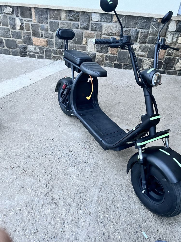 Scuter electric loat de nou.