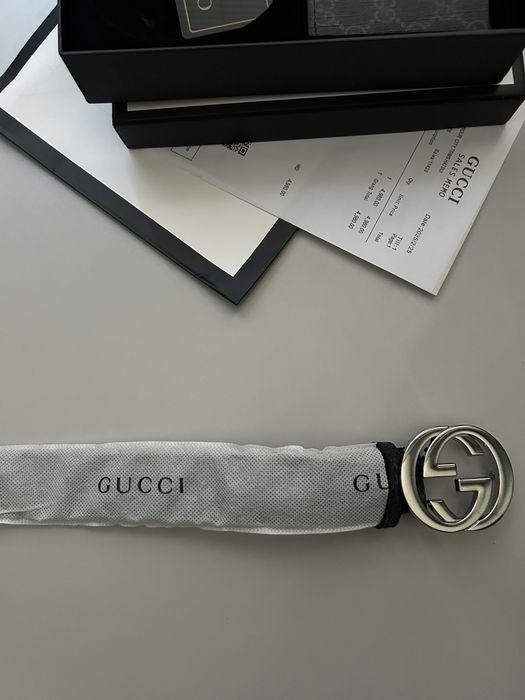 Gucci колен и портфейл.