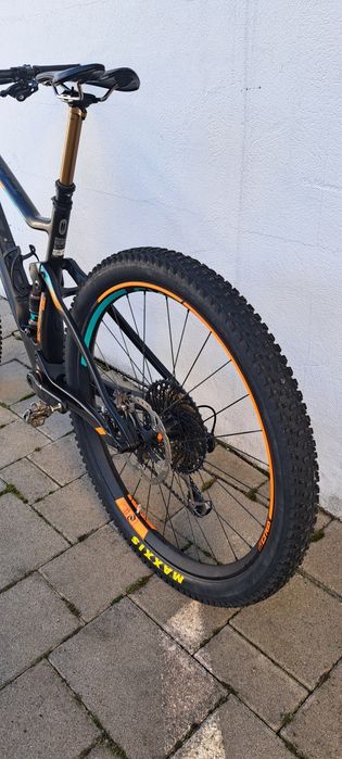 Bicicleta full suspension