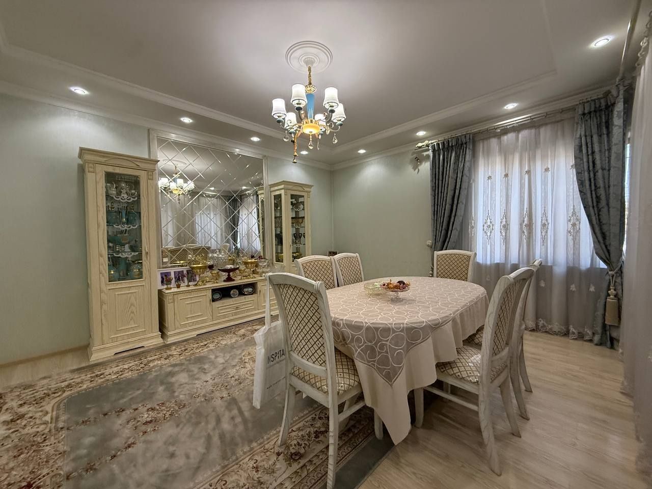 Продается дом 6 комнат на Чупон Оте, ор-р: мечеть Hasanxon Qori, 176м²