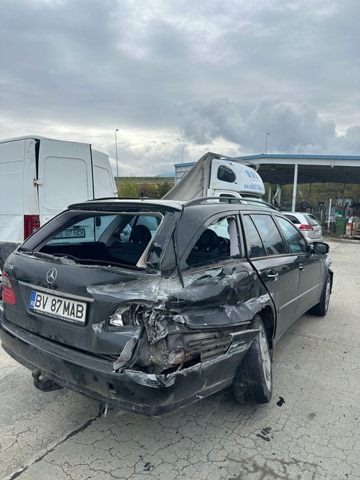 Mercedes Benz E220