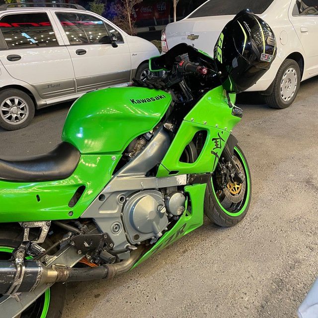 Kawasaki zzr 400 srochna