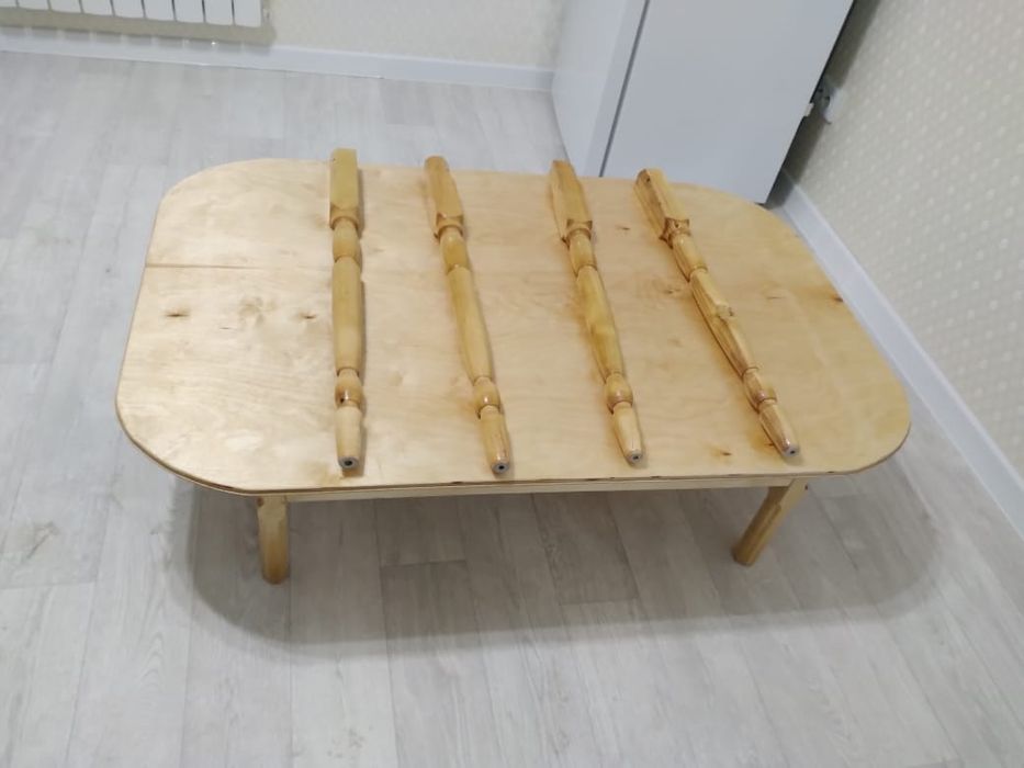 Новый деревянный кухонный стол