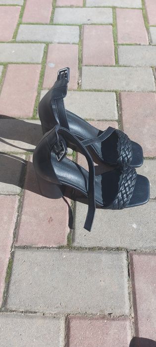 Sandale elegante 36