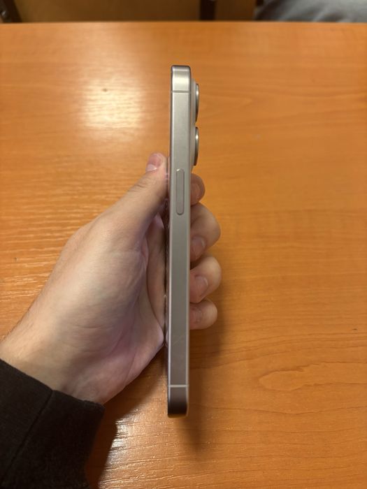 Iphone 15 Pro - Stare buna