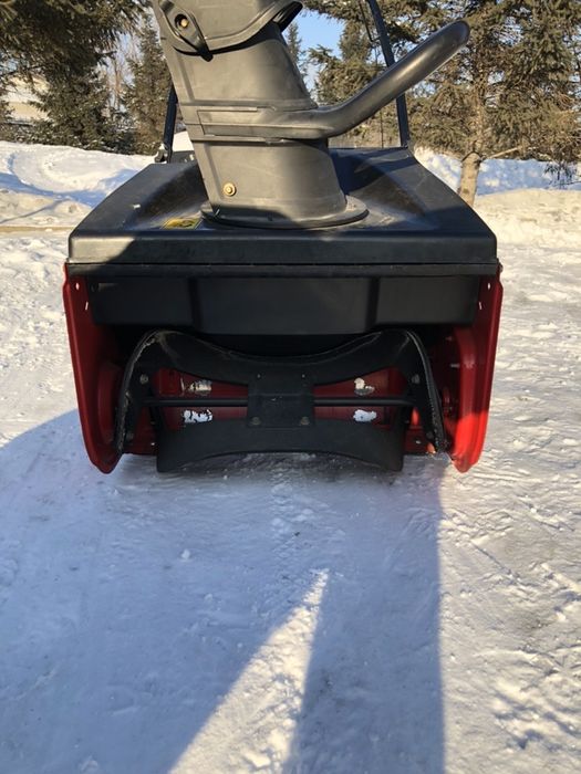 Продам снегоуборщик