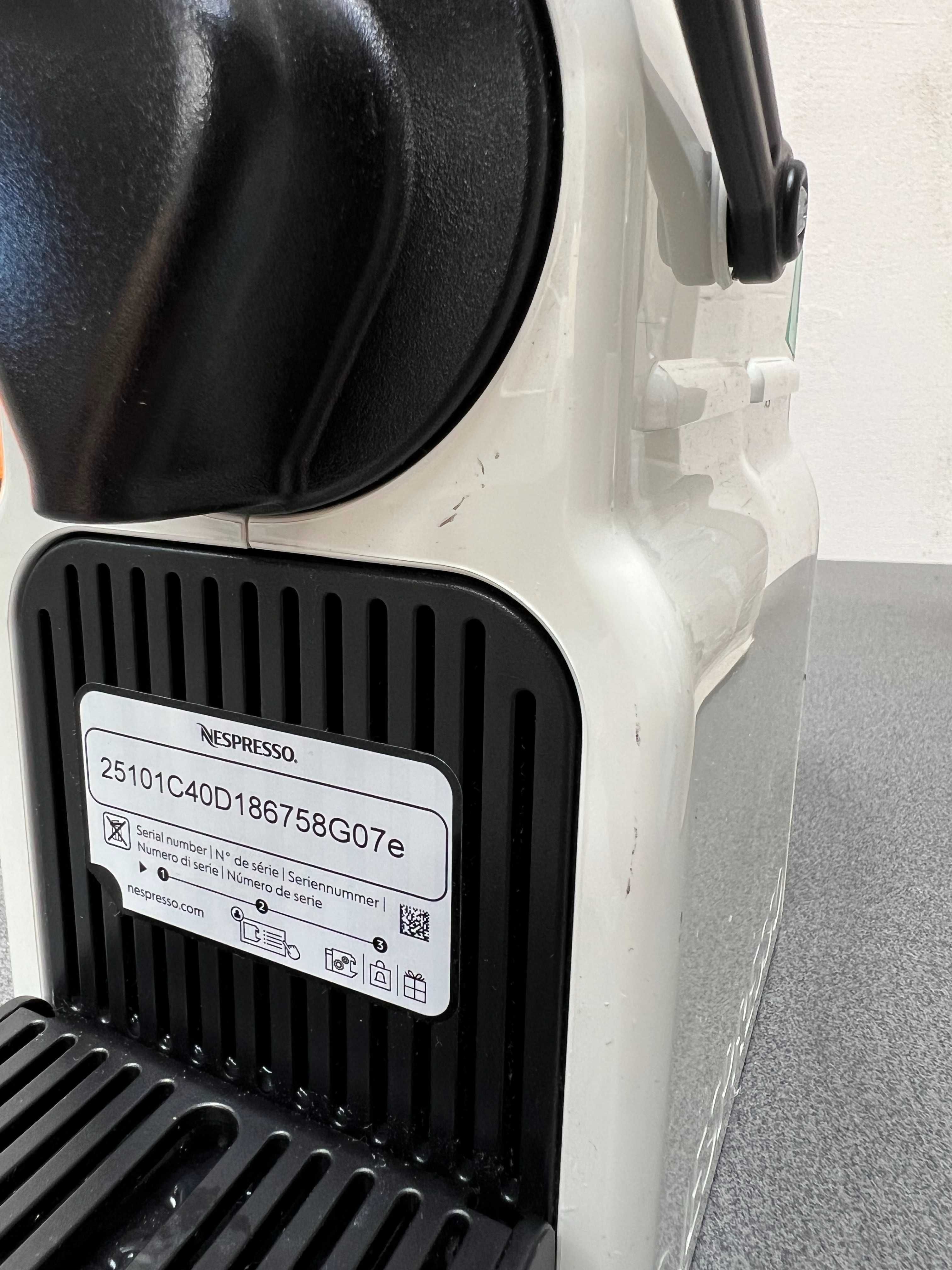 Кафемашина с капсули Krups Nespresso Inissia XN1001