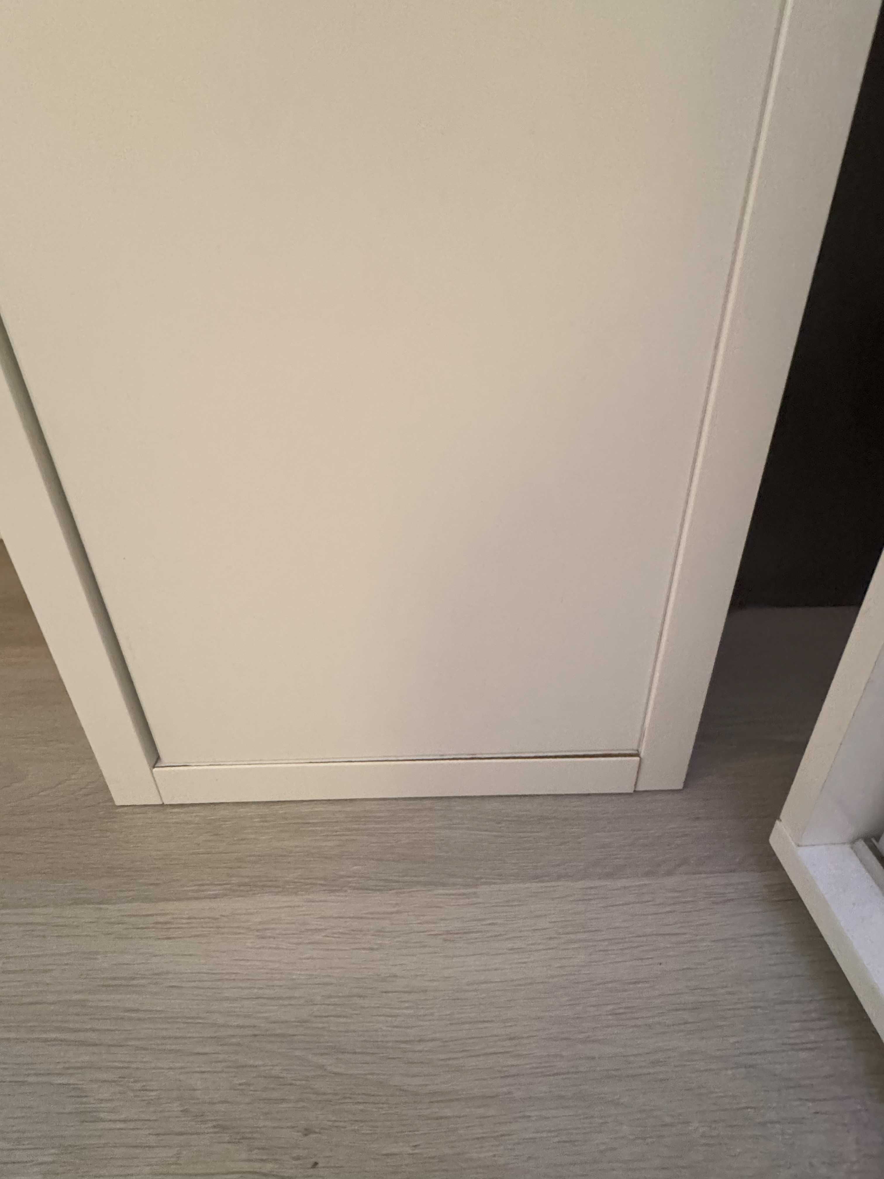 Бюро Икеа Ikea MICKE 105x50 и детски стол за бюро