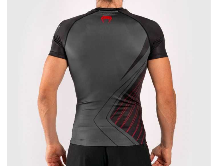 VENUM CONTENDER RASHGUARD - Рашгард с къс ръкав с размер  L до XXL