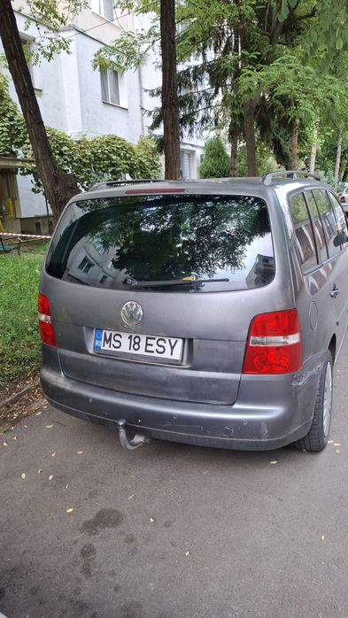 Vând Wolkswagen Touran