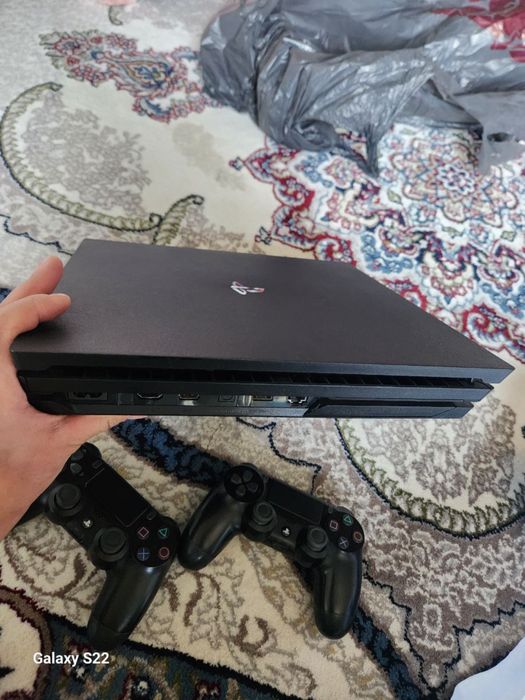 Play station 4 slim продается срочно в хорошем состоянии