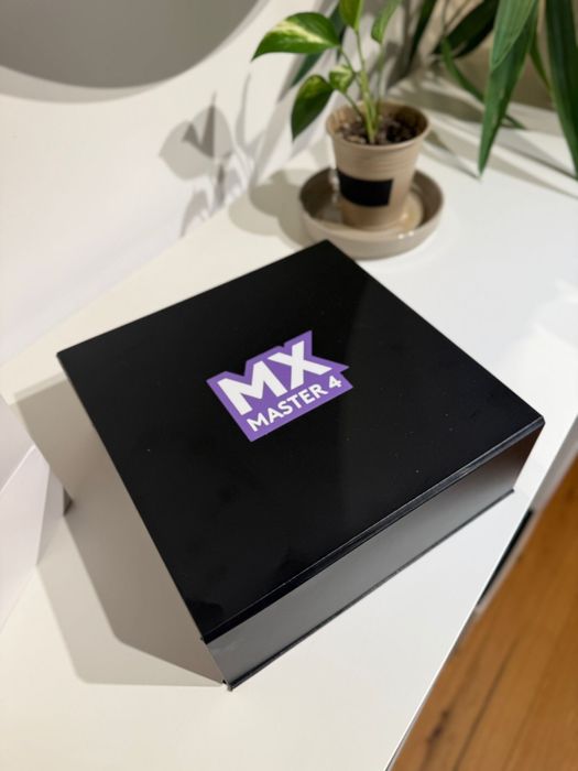 Logitech mx master 4 alb pentru MAC