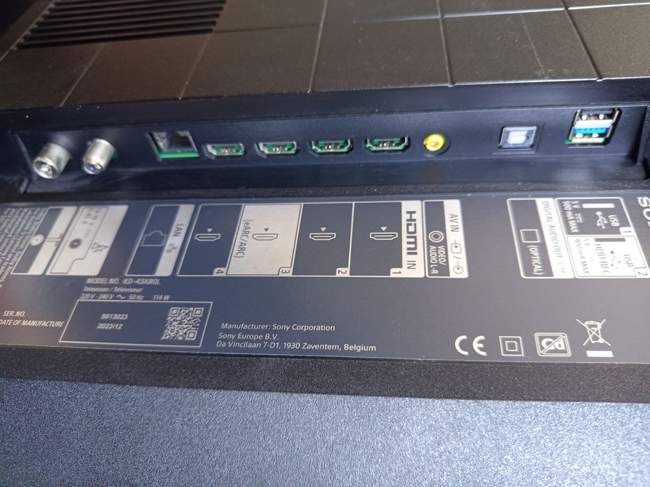 Продавам 2 телевизора на части