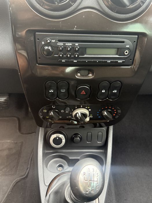 Dacia Duster 4x4 an 2012 euro 5