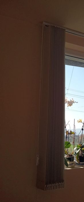 Vând jaluzele verticale