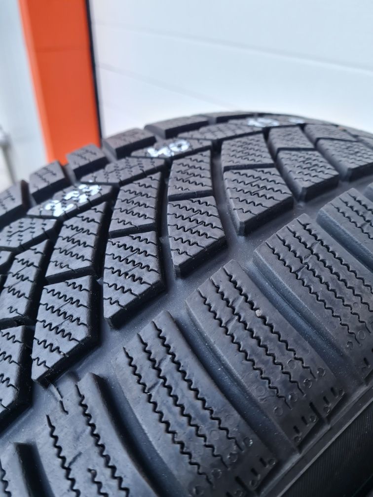Зимни гуми 2 броя CONTINENTAL ContiWinter TS830P 235 40 R19 дот 4315