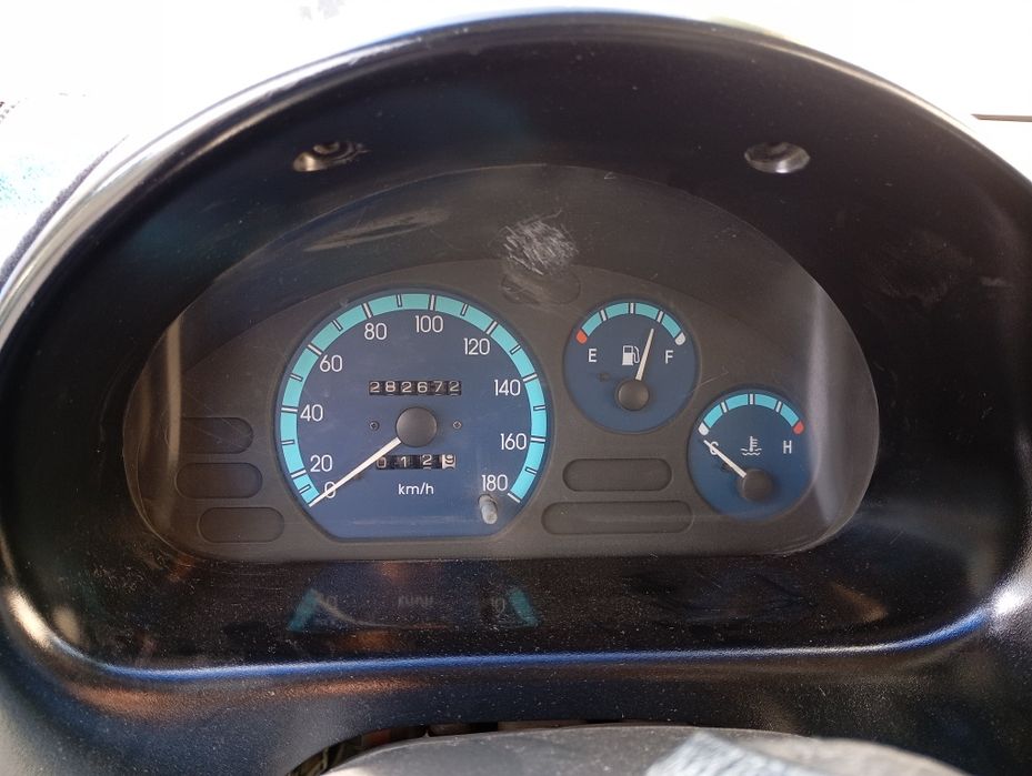 Matiz mix 2008 xolati yaxshi. Urilmagan chizilgan joylari bor gene.bor