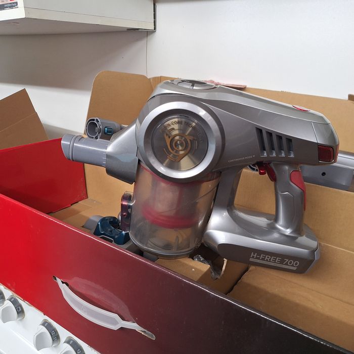 Акумулаторна прахосмукачка Hoover H Free 700 с два броя батерии