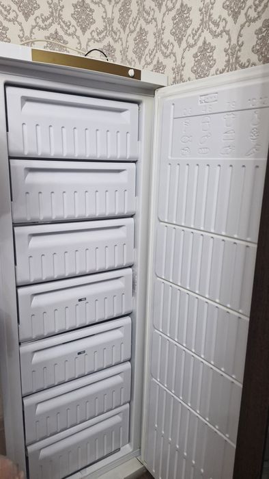 Продам морозильную камеру