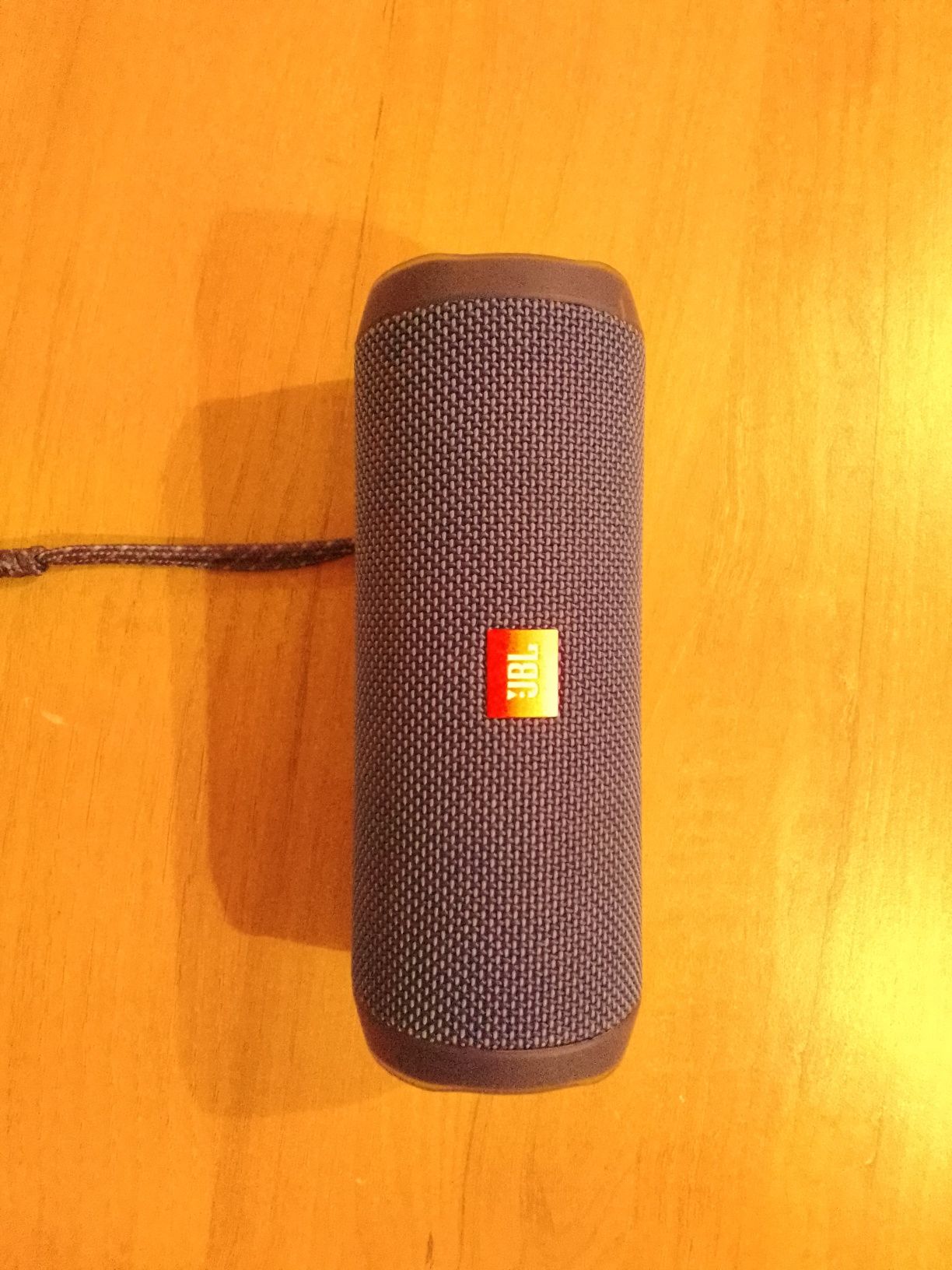 Boxa jbl flip 4originala făra capac la zona de incarcare si fara siret