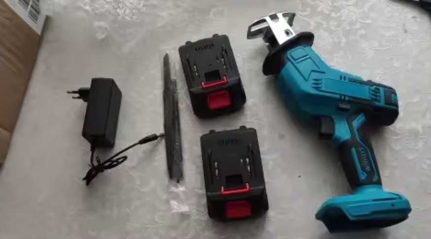 100 мм Акумулаторен саблен трион