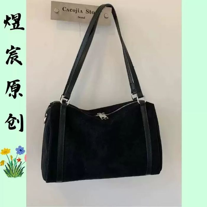 Sumka qora zamsh, oq Louis Vuitton, Celine korichneviy