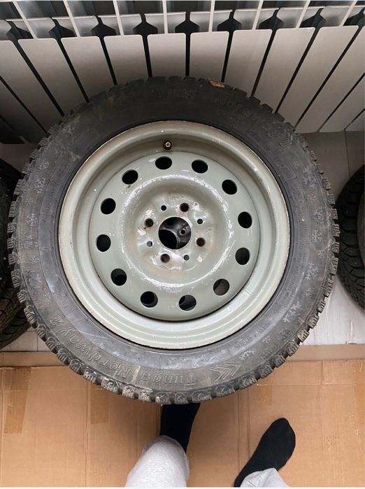 Продаю комплект колес новые резина диски