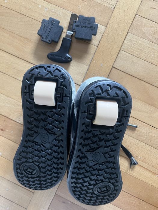 Pantofi sport cu roti pentru copii, marca Heelys, marime 35