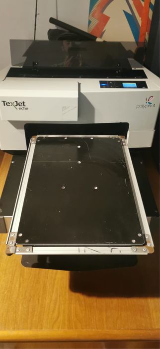 Imprimanta dtg  polyprint printează direct pe tricou
