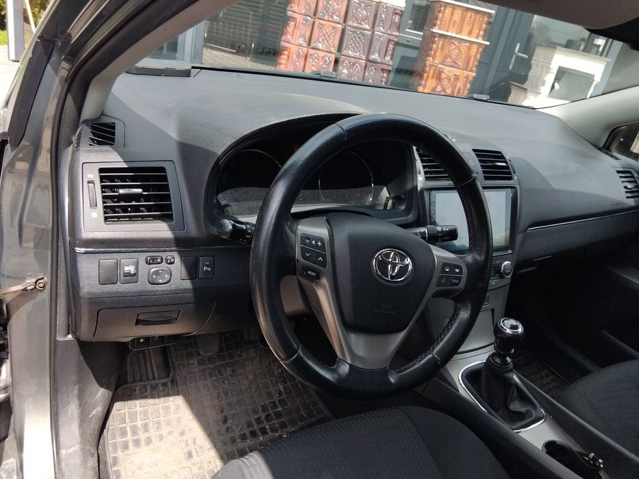 Vand Toyota Avensis Break 2009, stare buna