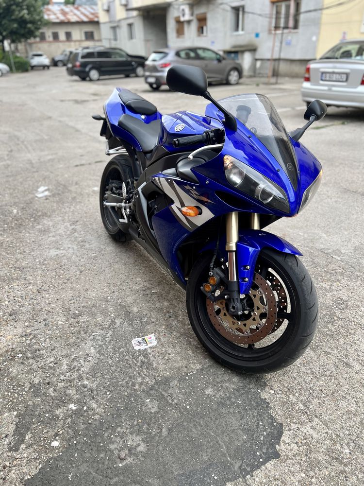 Vând Yamaha R1 2004 (RN12)