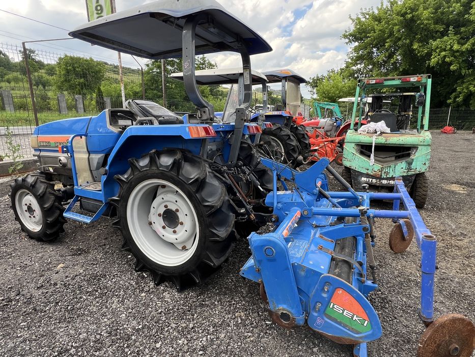 Tractoras tractor japonez iseki  geas 273