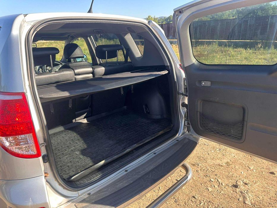 НА ЧАСТИ Toyota Rav4 2.2 D-Cat 177к.с 2008г