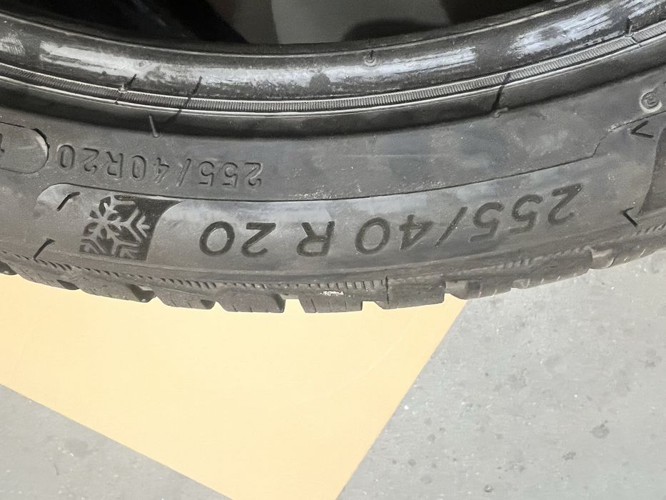 Vand anvelope de iarna Michelin 255 40 R20