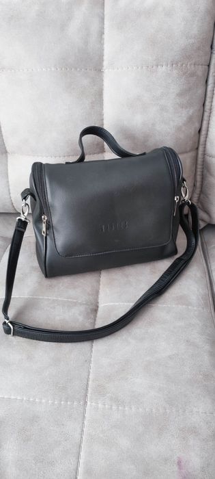 Vând geantă casual