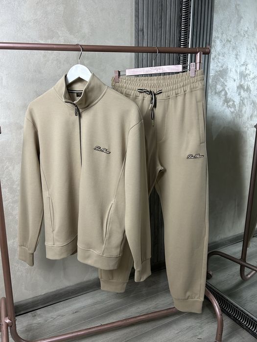 Мъжки бежов екип