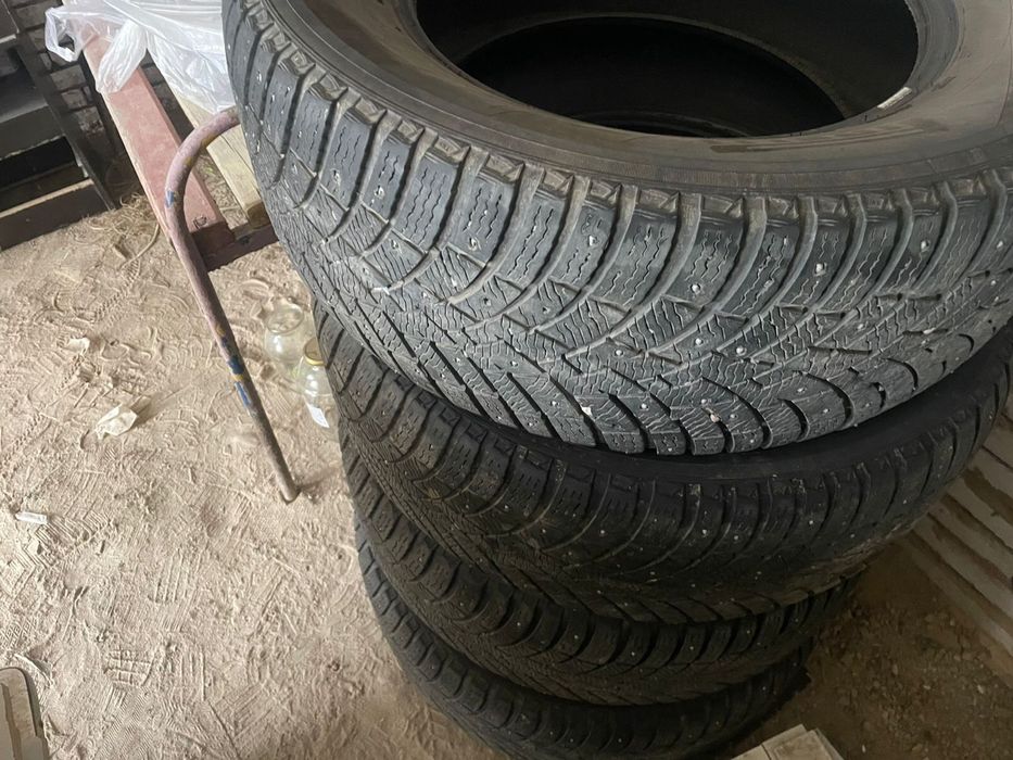 Зимные авто шына размер 285/60/18